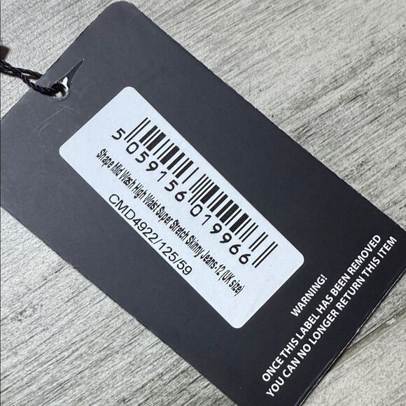 PrettyLittleThing Dark Blue Skinny Jeans - Picture 4 of 5